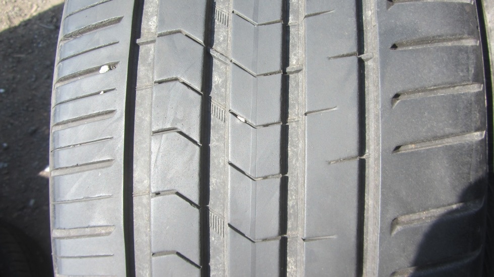 Letní pneu 235/40/18 Vredestein - 3