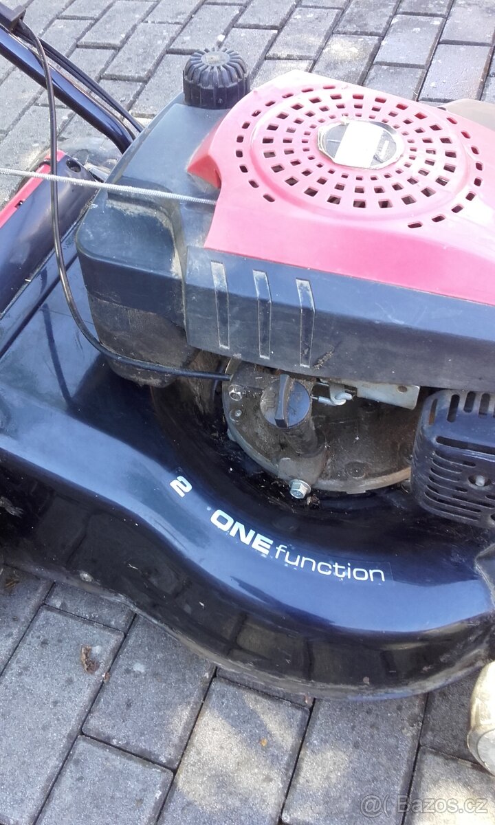 PRODÁM STARŠÍ SEKAČKU - 3