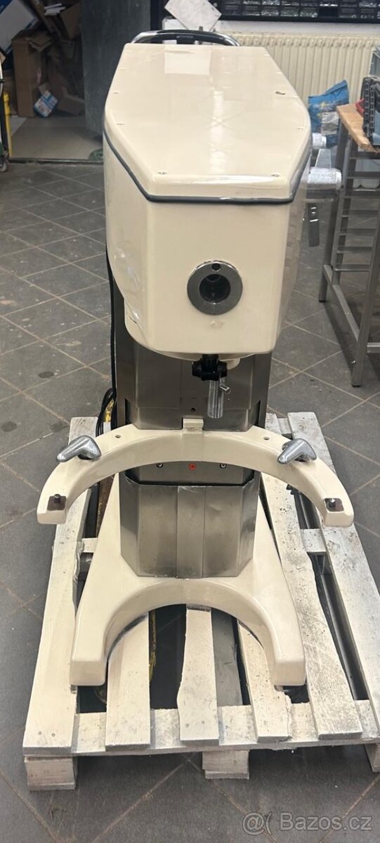 Robot RE 24 Alba - po REPASI - 3