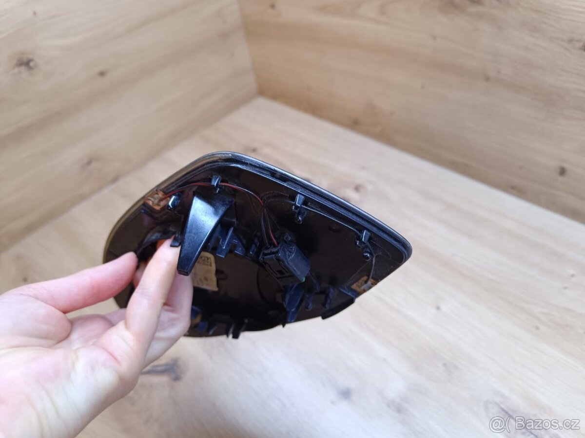 Audi A6 sklo zrcátka - 3