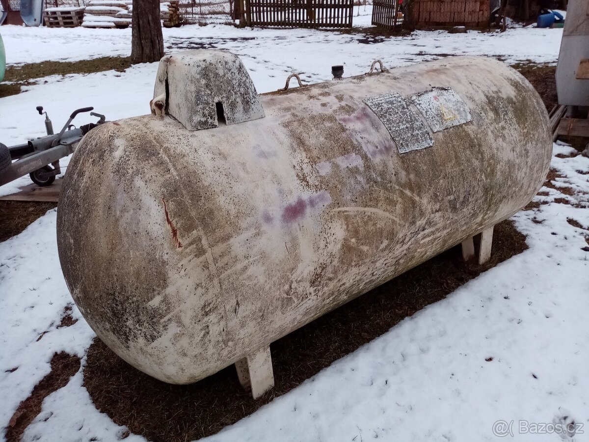 Akumulační nádrž na 1 800 litrů - 3