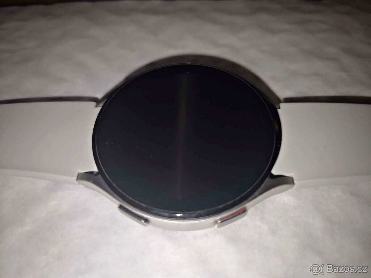 Chytré hodinky Samsung Galaxy Watch 4 44mm bílé. - 3