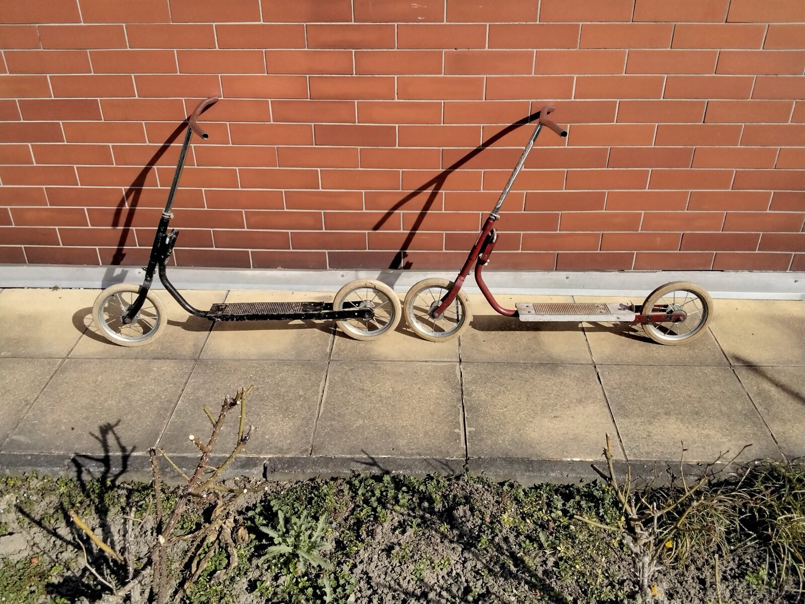 PRODÁM 2 DĚTSKÉ KOLOBĚŽKY - 3