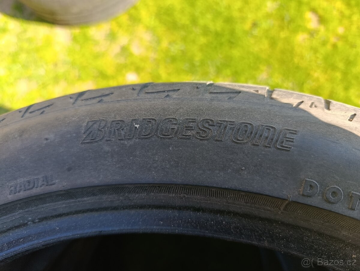 Bridgestone 225/45/19 - 3