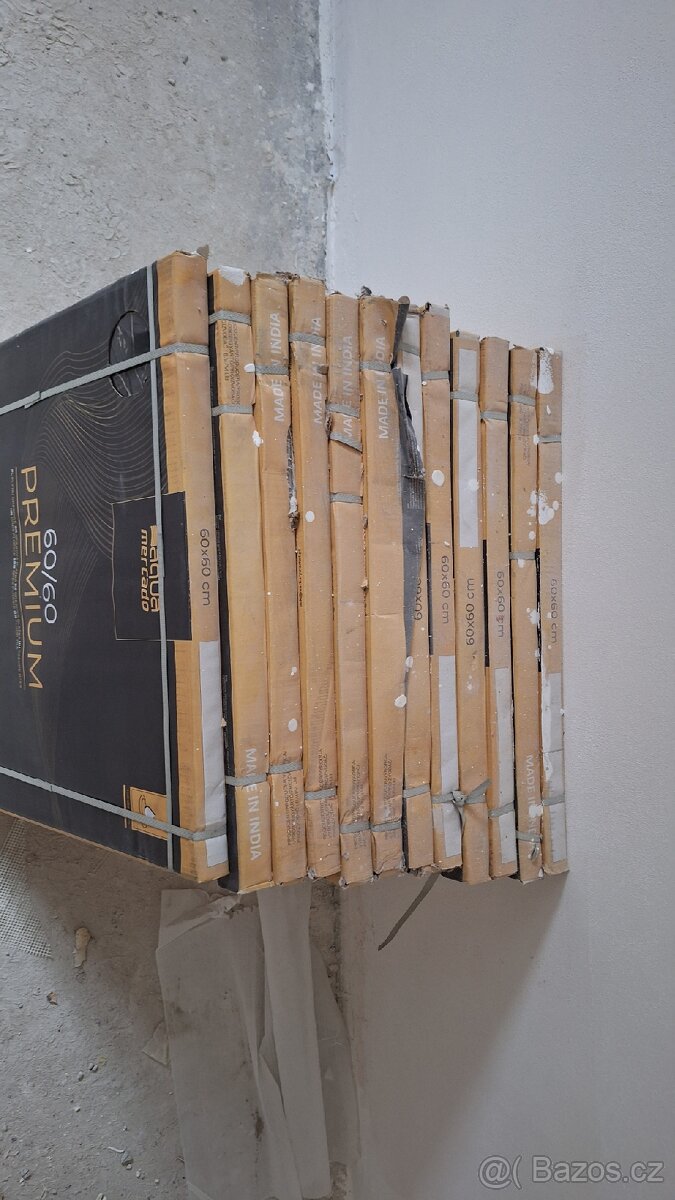 Černé kachličky (dlažba) 60x60cm - 3