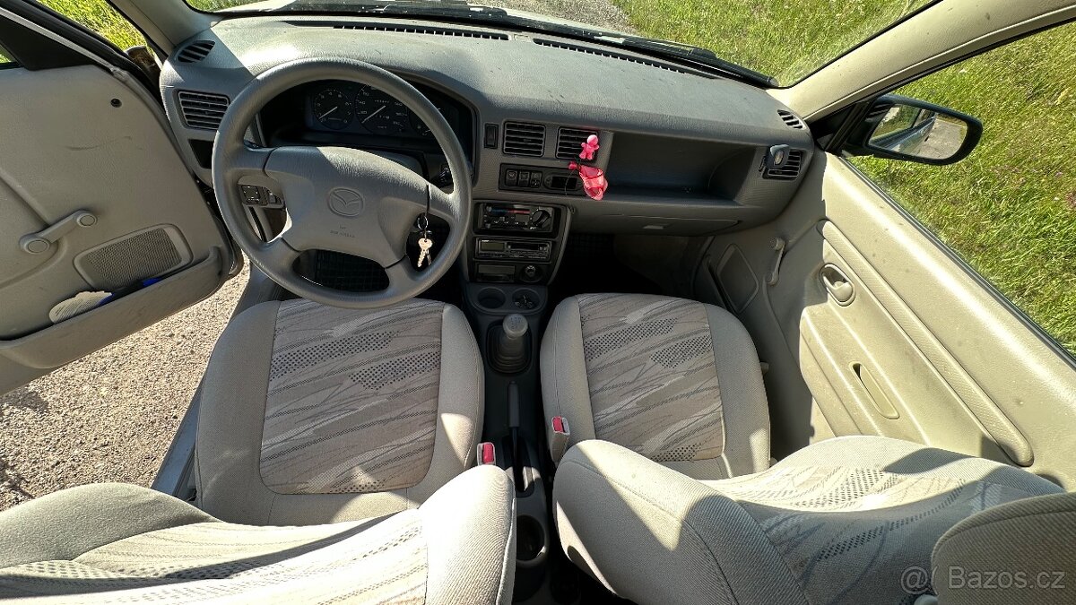 Mazda Demio - 3