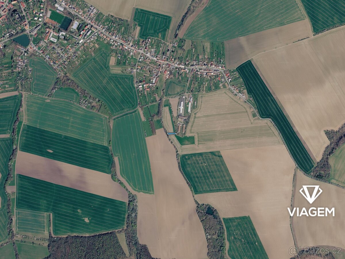 Pole 746 m² - 3