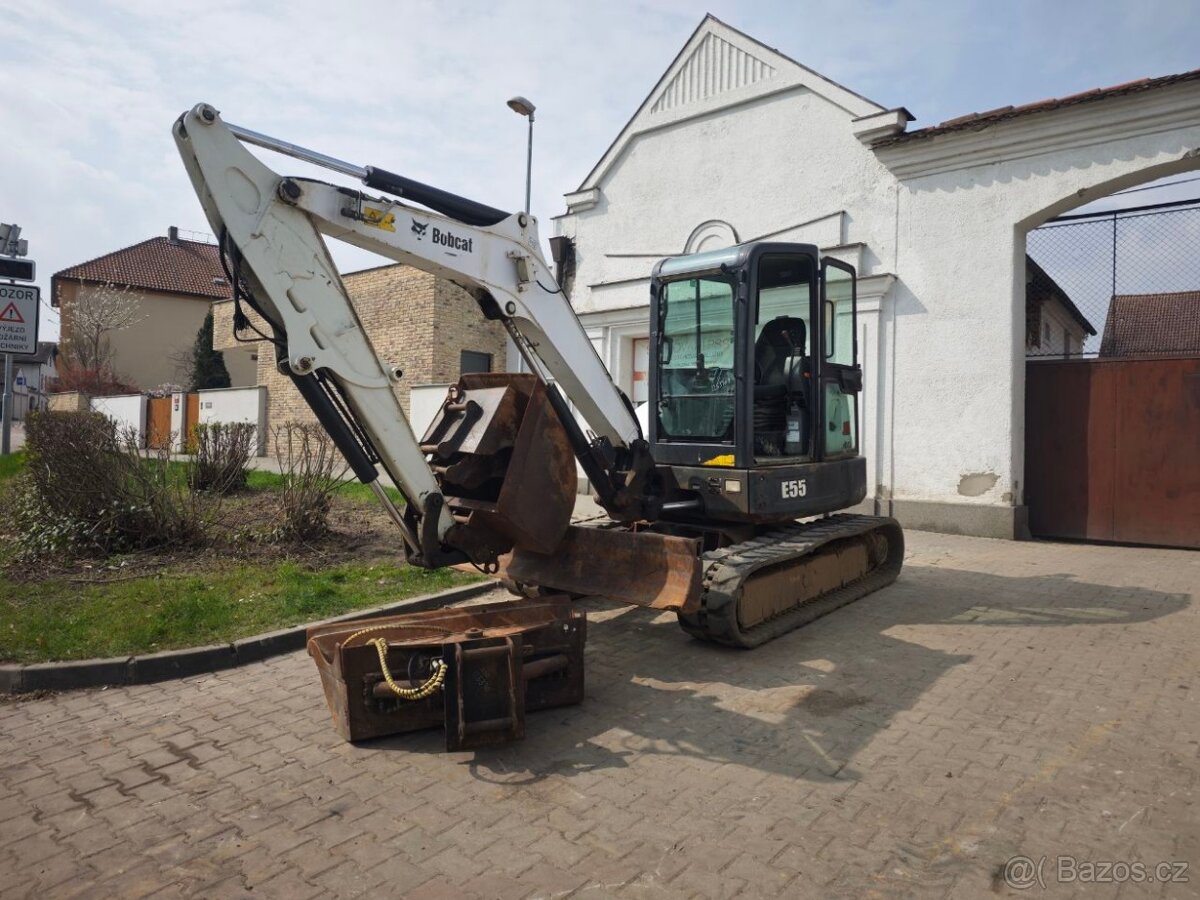 Pásový minibagr Bobcat E55 - 3