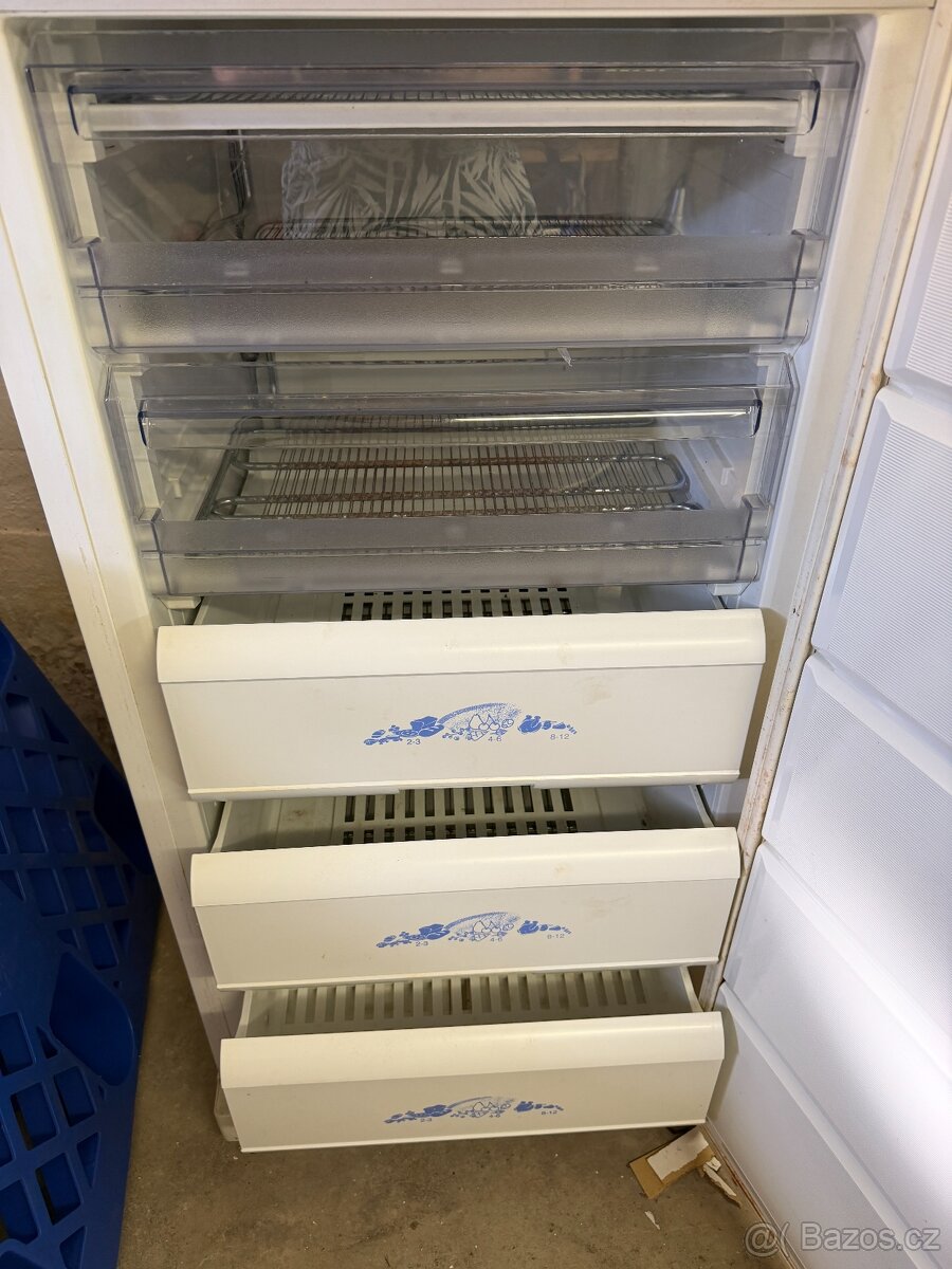 Mrazák Whirlpool - 3