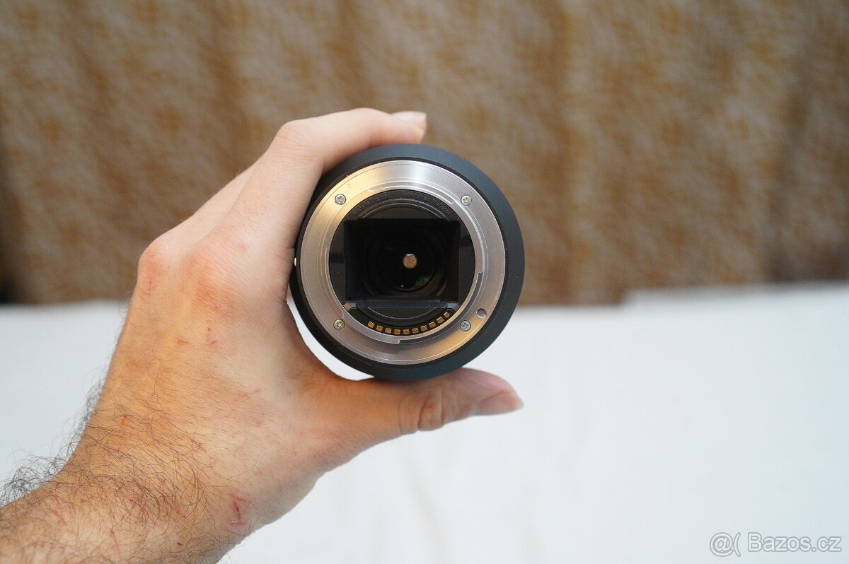 Sony FE 28–70 mm F3,5–5,6 OSS - 3