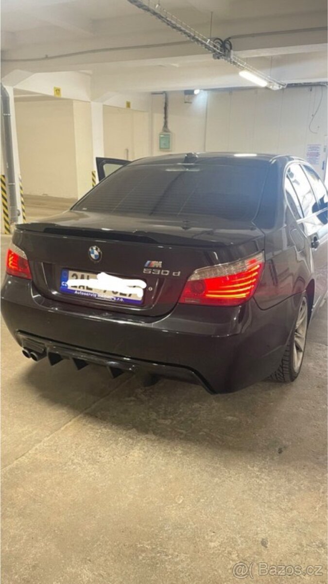 BMW E60 E61 Difuzor zadního nárazníku – Černý lesk - 3