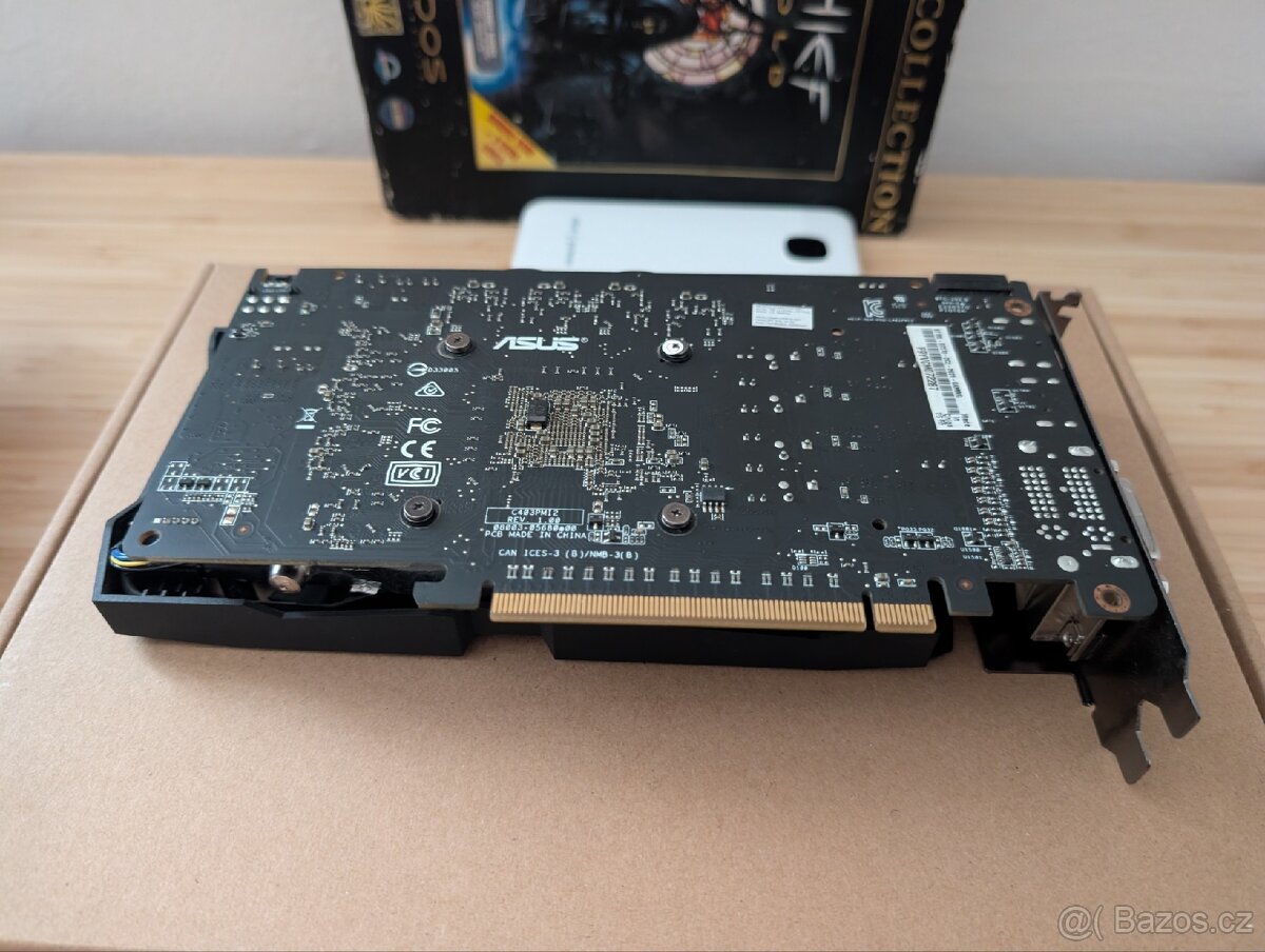 Grafická karta Radeon R7 370 (Asus Strix) - 3