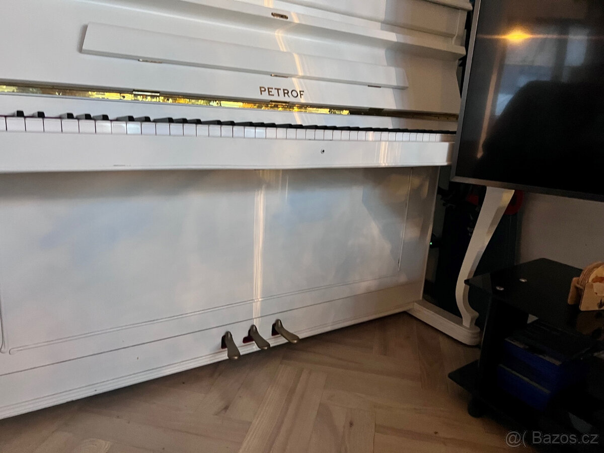 pianino PETROF - 3