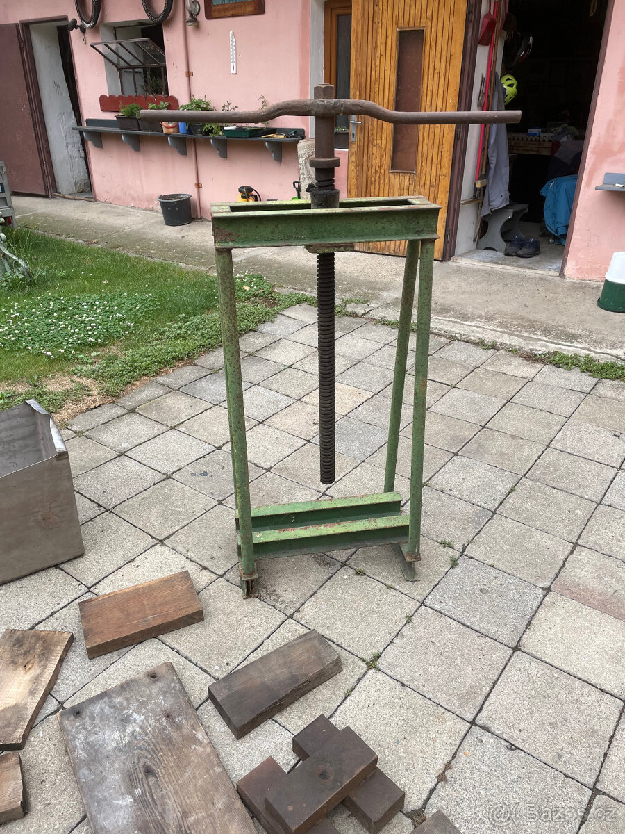 mechanický lis na ovoce - 3