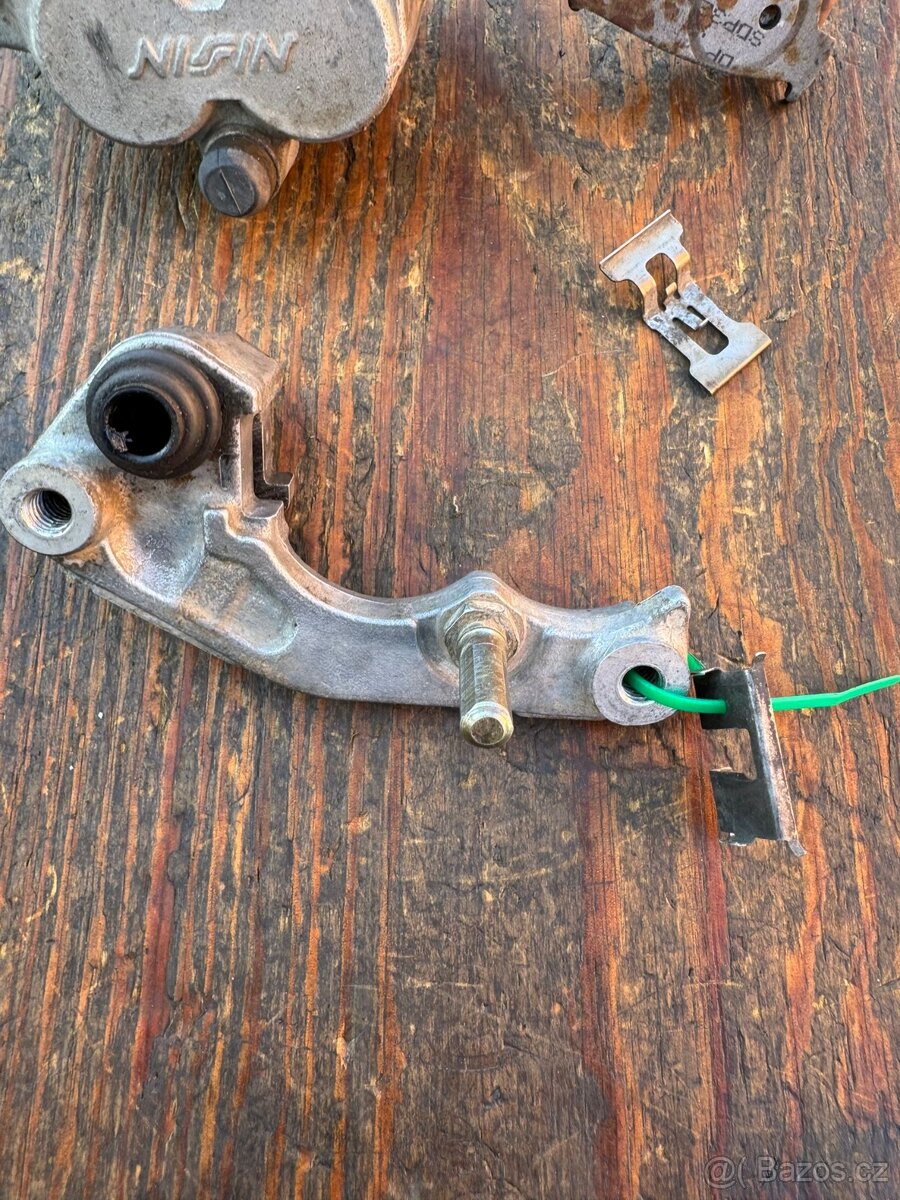 Nissin brzdový třmen držák přední brzdy Yamaha WRF YZ YZF - 3