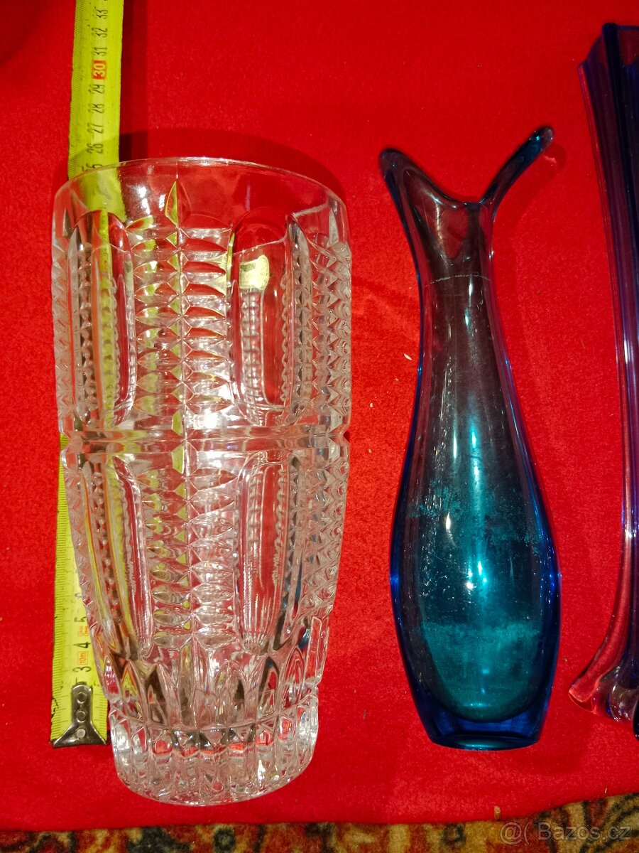 Vázy 30 ks - skleněné, porcelánové a mosazné - 3