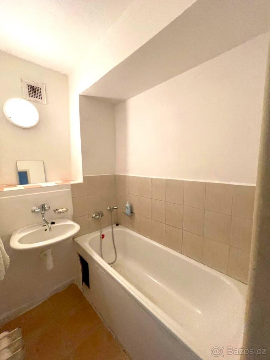 Pronájem bytu 2+1, 52 m2, tř. Budovatelů 2394/6, Most - 3