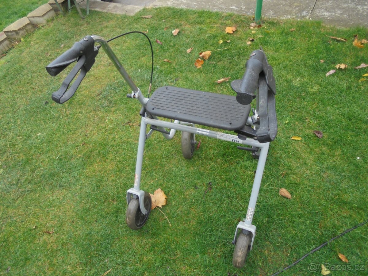 CHODÍTKO PRO SENIORY - 3