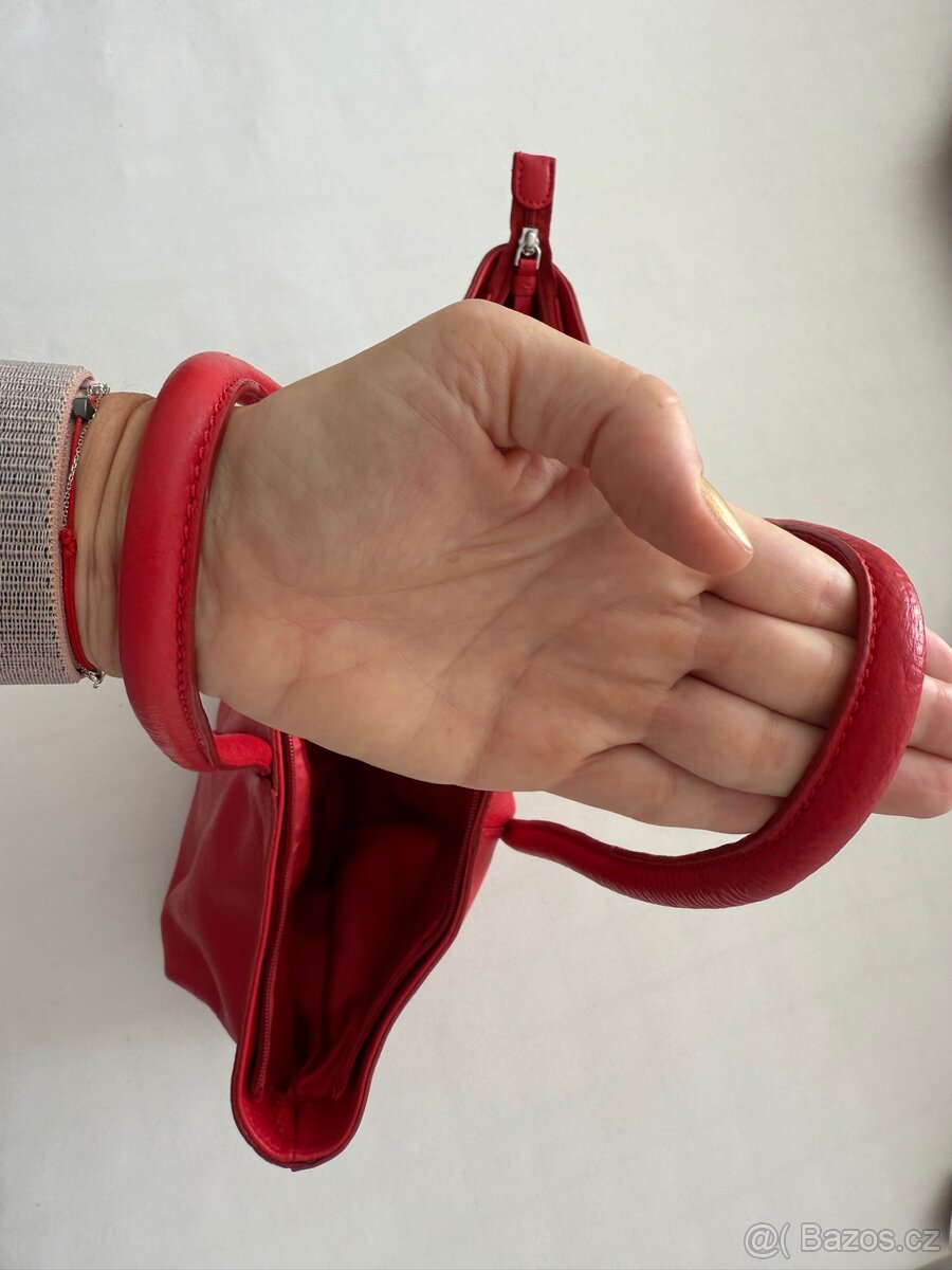 Nová kožená Kabelka, vejde se do ni notebook - 3