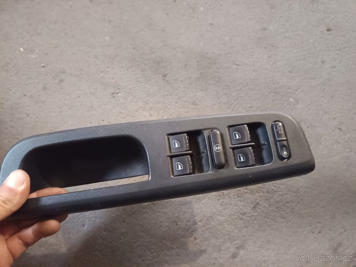 Škoda Octavia 1 ovladač oken pravý přední - 3
