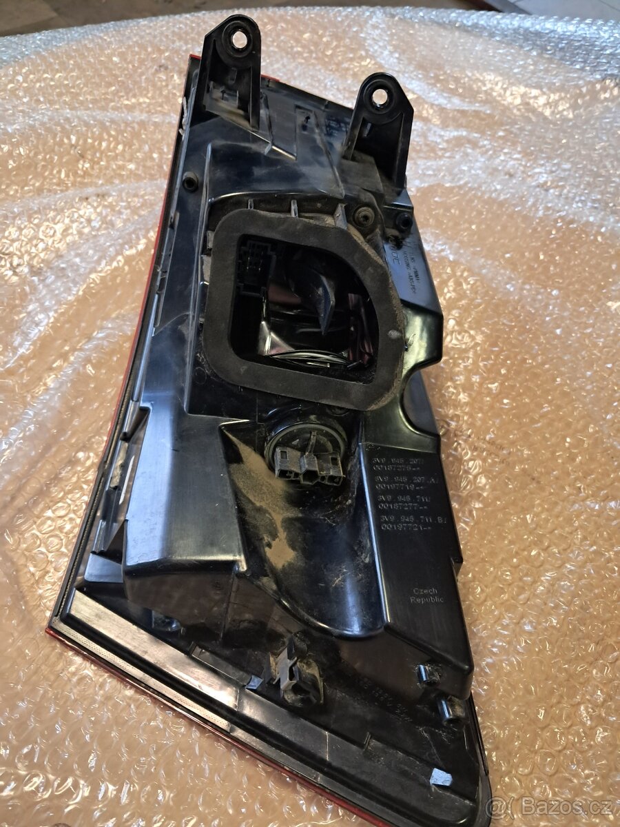 Světlo LZ Superb III kombi 3V9945207 - 3