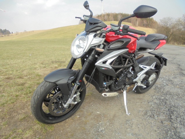 MV AGUSTA 800 BRUTALE R.V. 2016 - 3