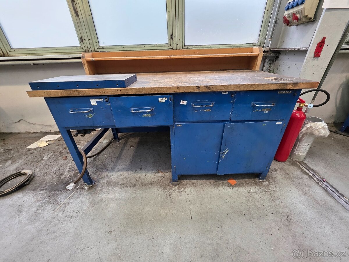 Pracovní stůl (ponk) - 3