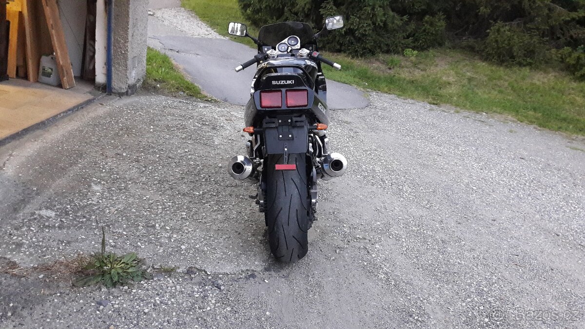 Suzuki GSX R 1100 - 3