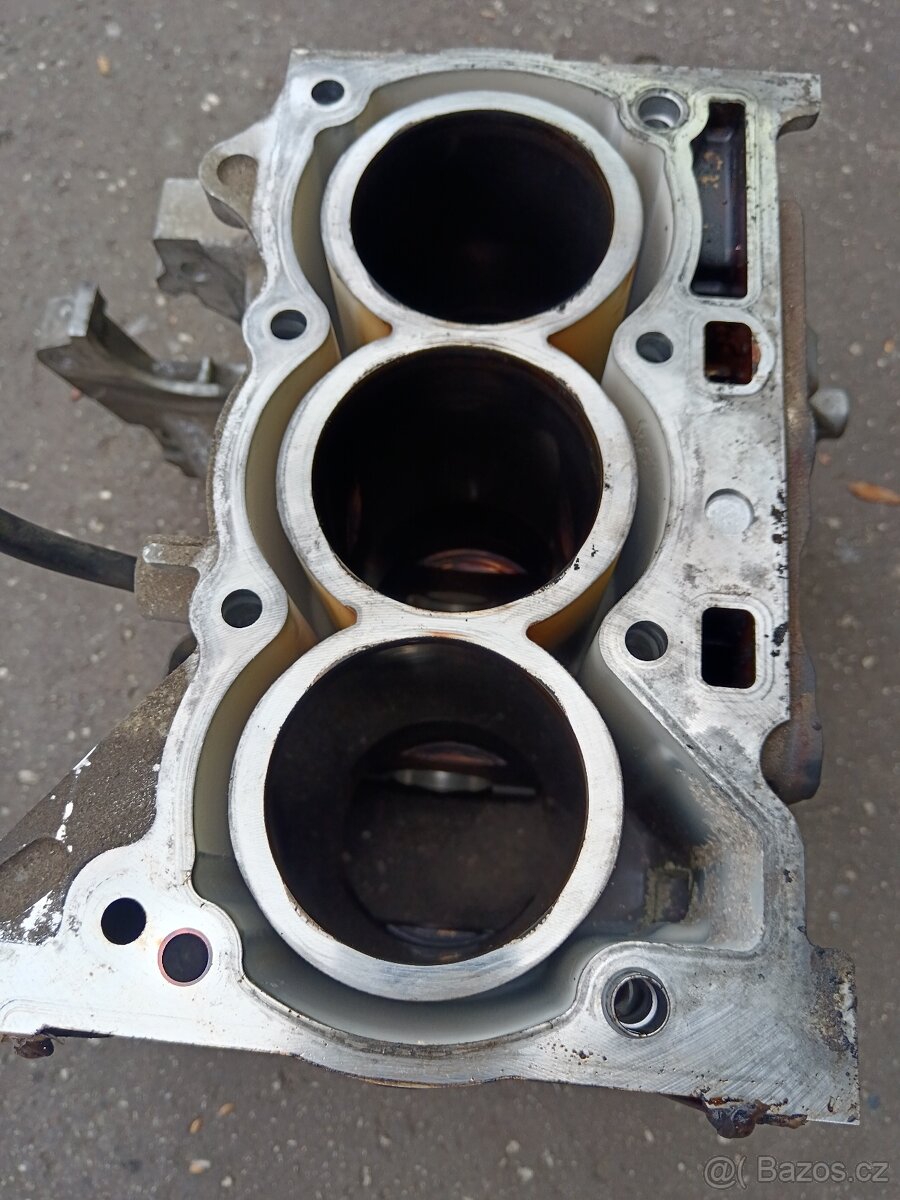 Daihatsu Cuore, motor 1 KR - 3