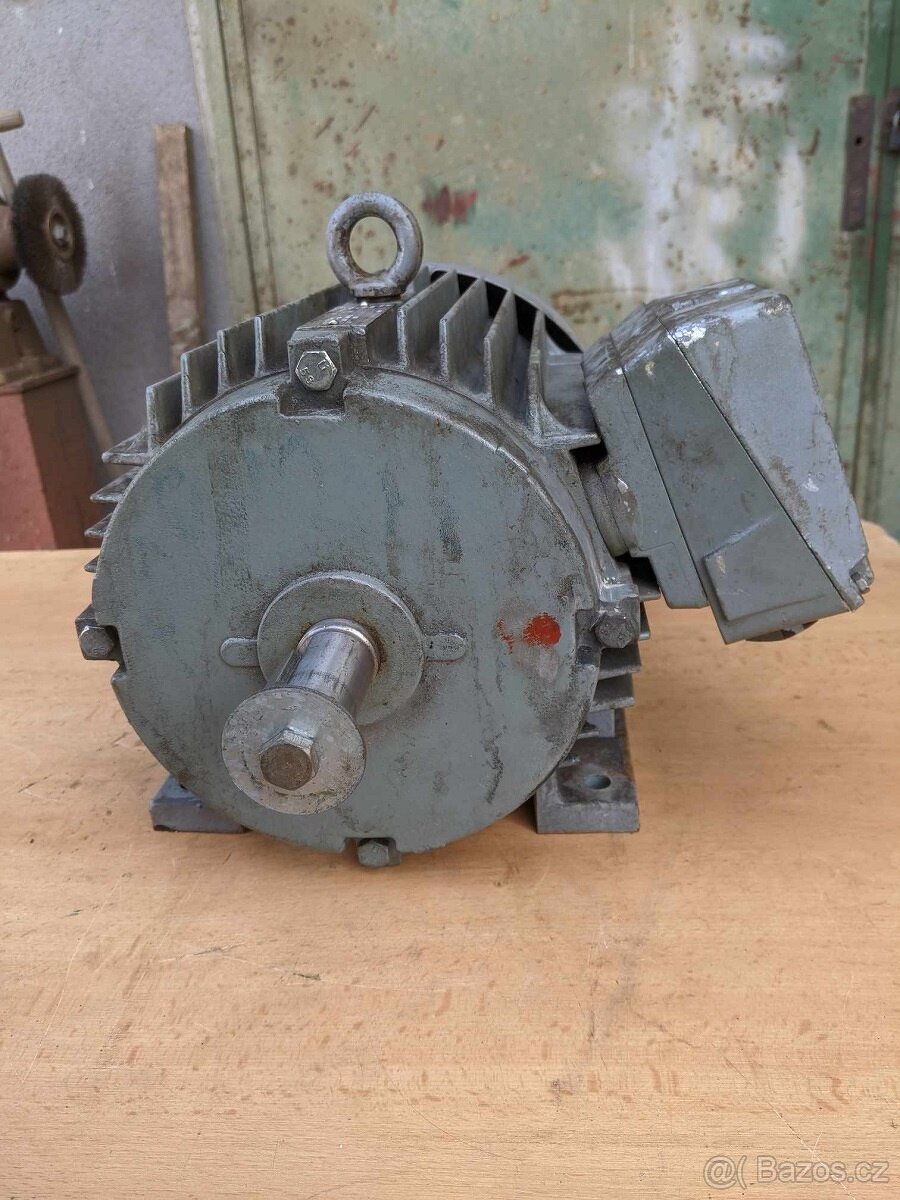 ELEKTROMOTOR OSMIPÓLOVÝ - 3