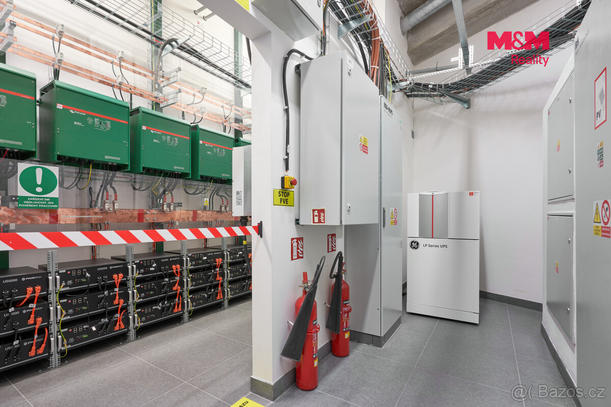 Prodej obchodního objektu, 5777 m², Zlín - 3
