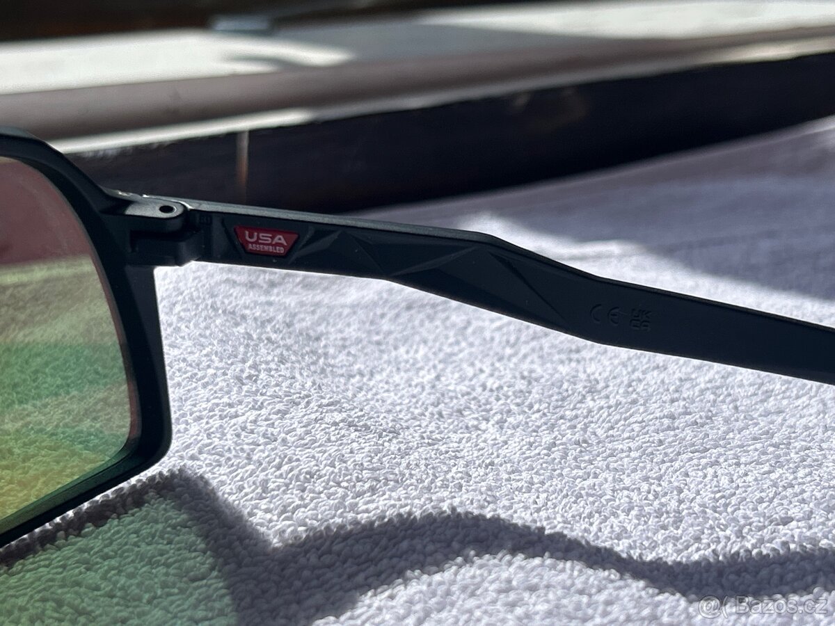 Oakley sutro - 3