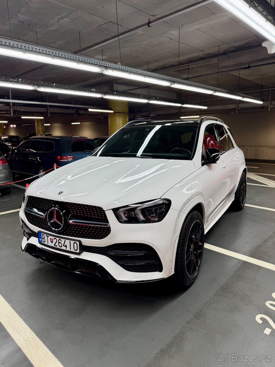 Mercedes-Benz GLE 300d 4MATIC AMG Night - 3