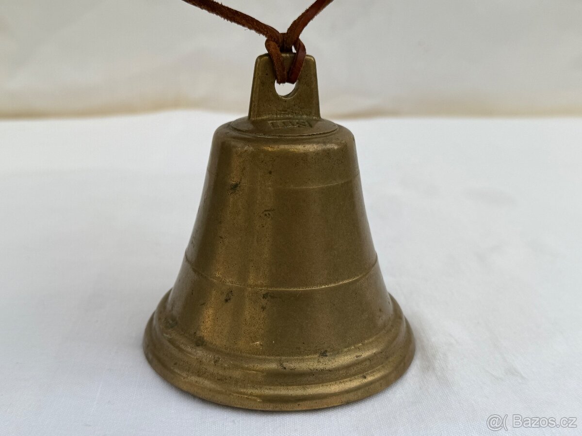 Mosazný zvon LBS na koženém zdobeném pásu - 3