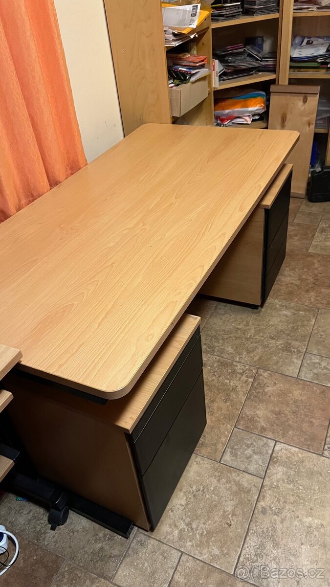KANCELÁŘSKÝ PSACÍ STŮL - 3
