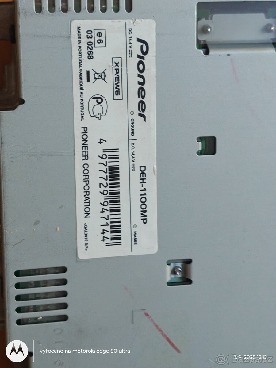 Autorádio s CD Pioneer s doplňky - 3