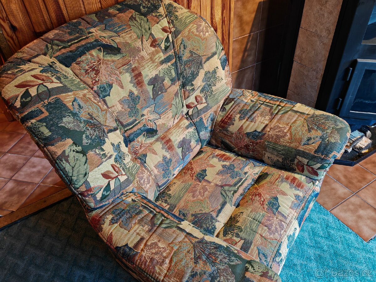 Sedačka, křeslo a taburet - 3