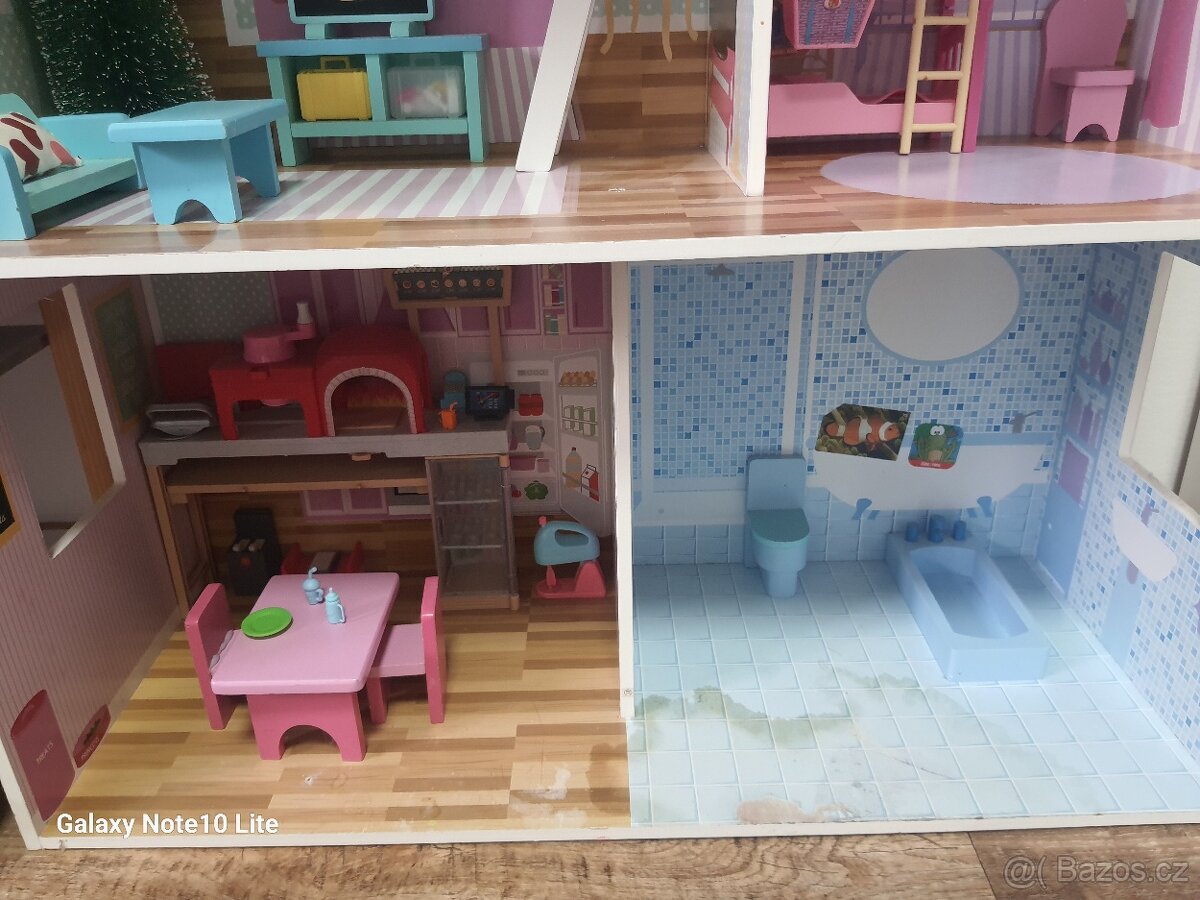Dřevěný domeček pro panenky - 3