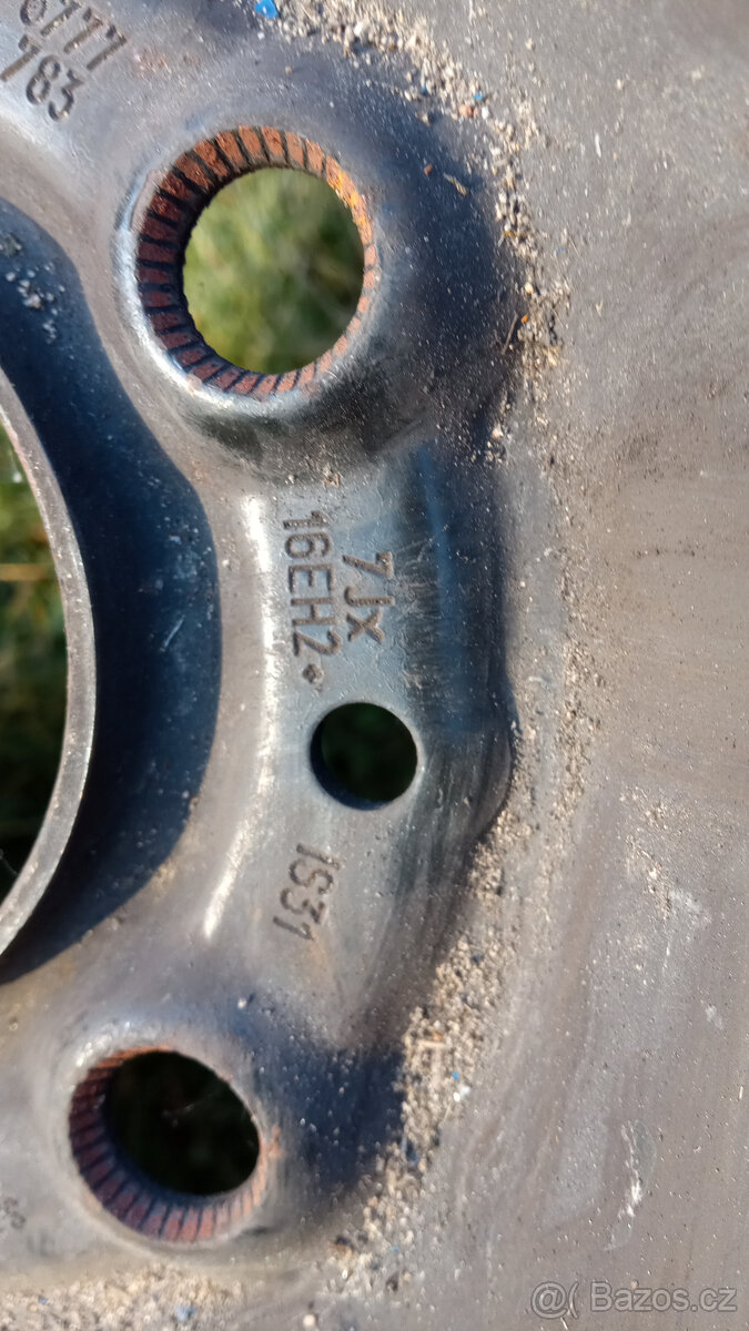 Plechový disk a poklice na BMW 3 - 3