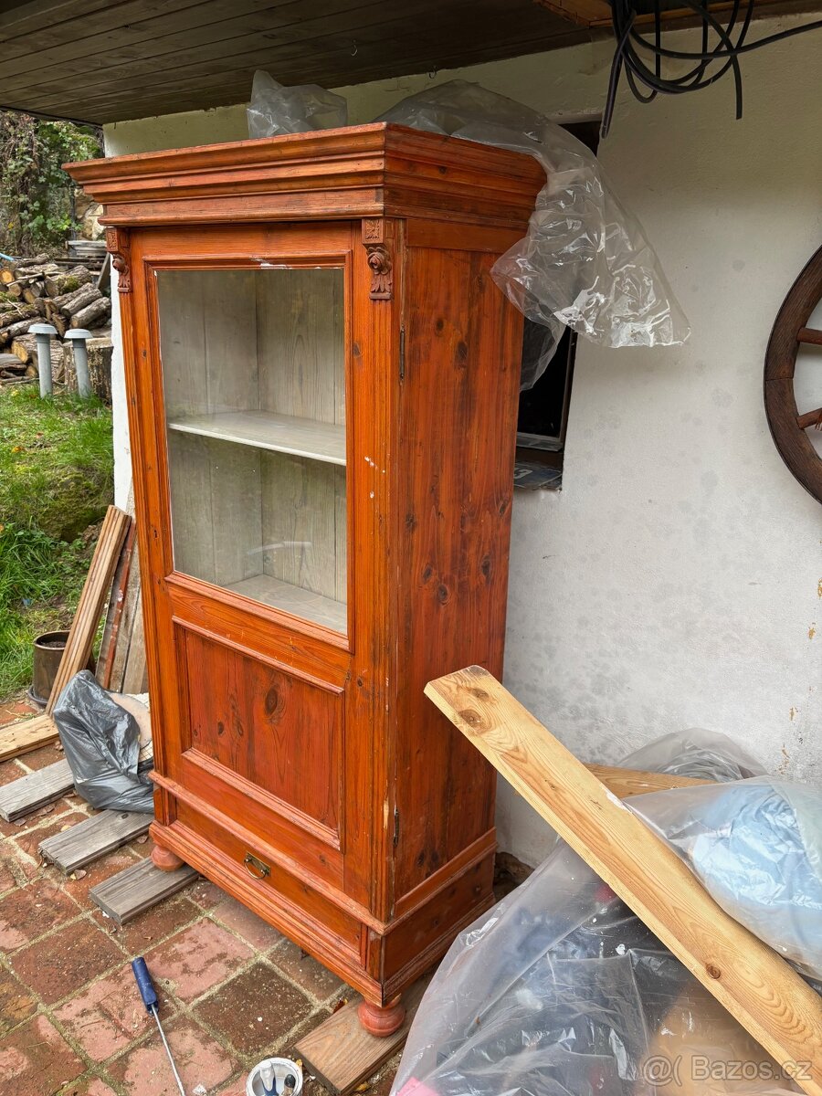 Starožitná prosklená selská vitrína - 3