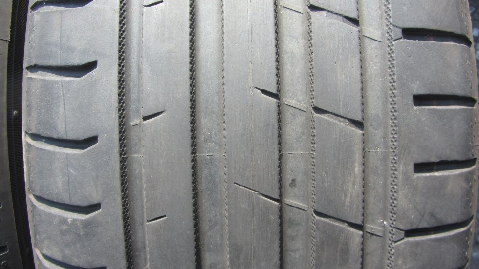 Letní pneu 245/45/18 Nokian Run Flat - 3
