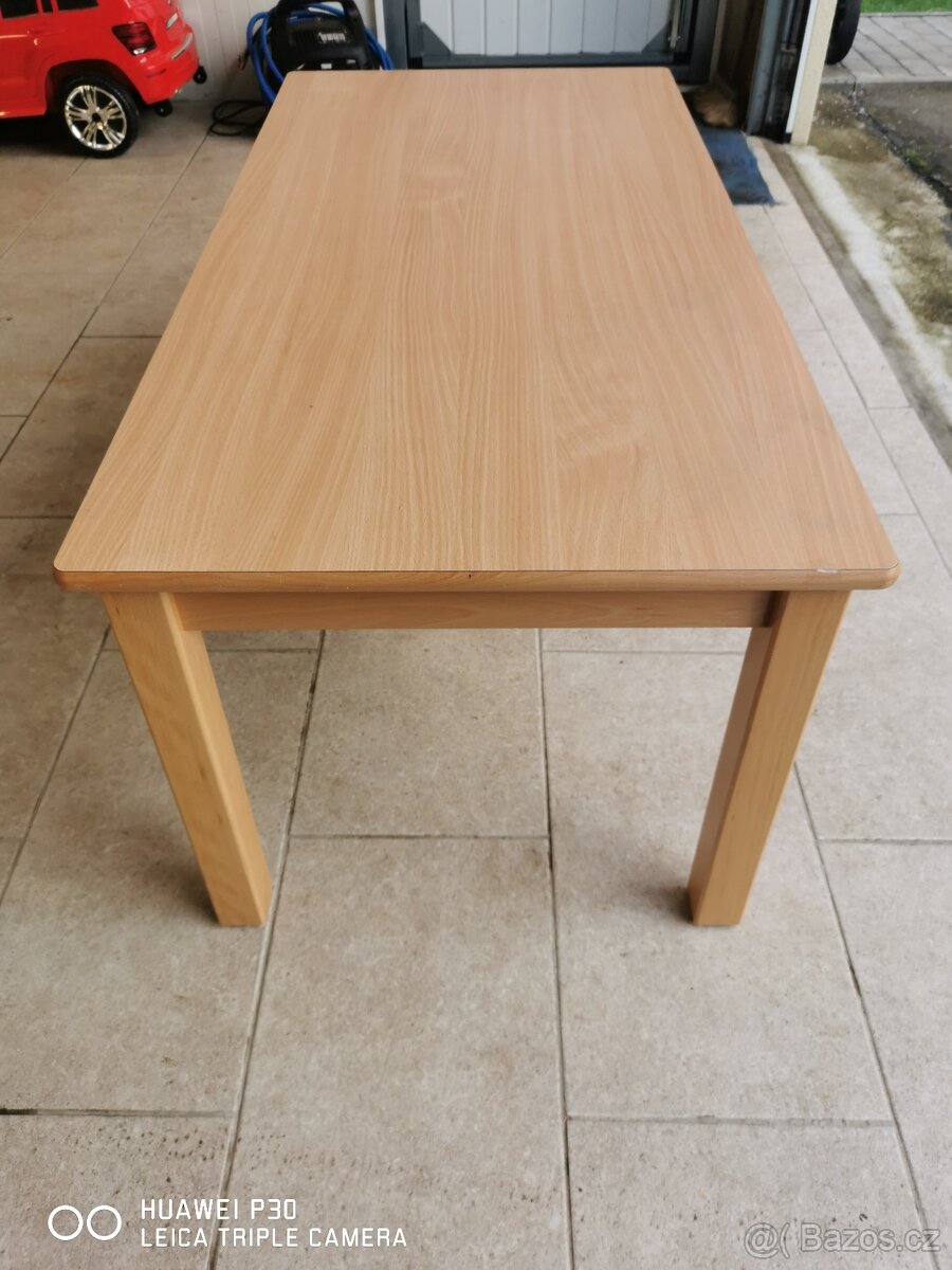 Konferenci stolek - 3