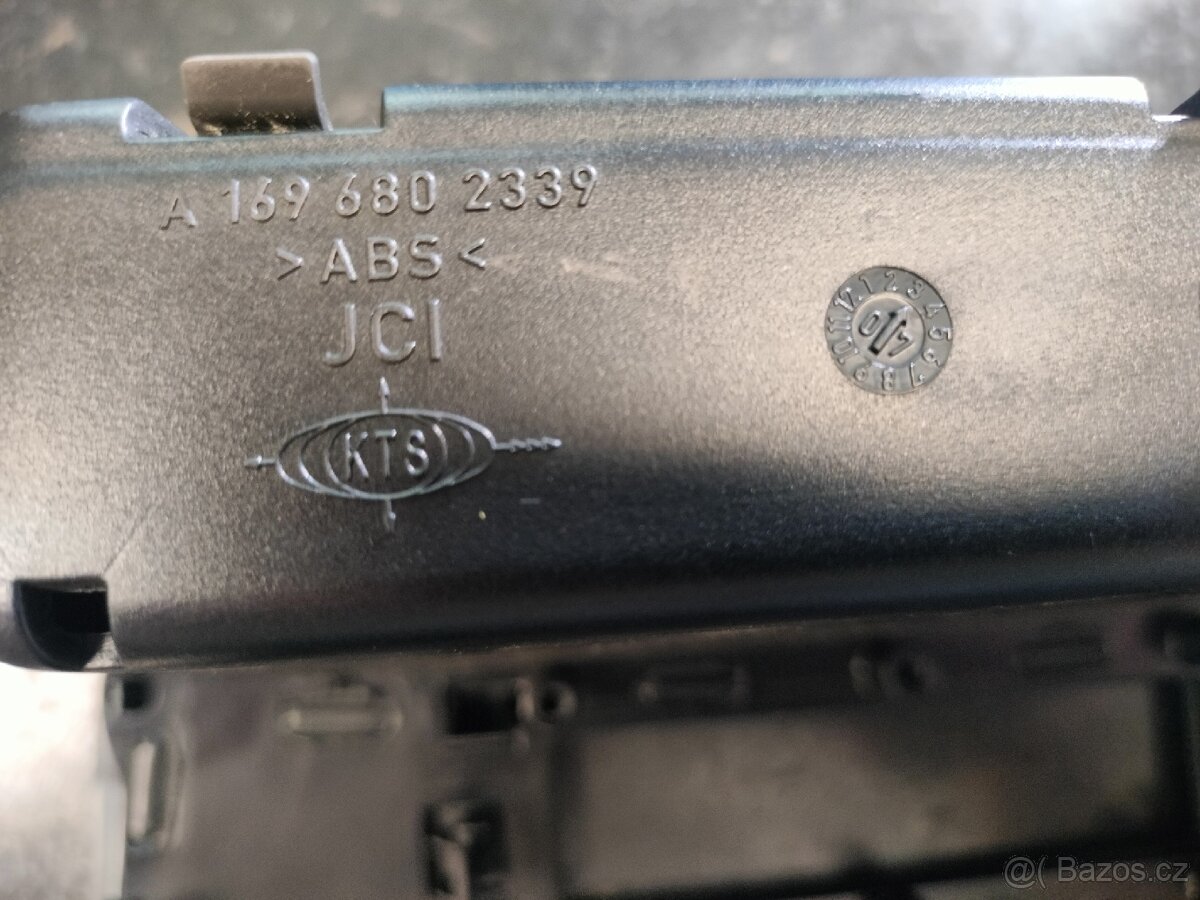 Středový plast přístrojové desky Mercedes W169 - 3