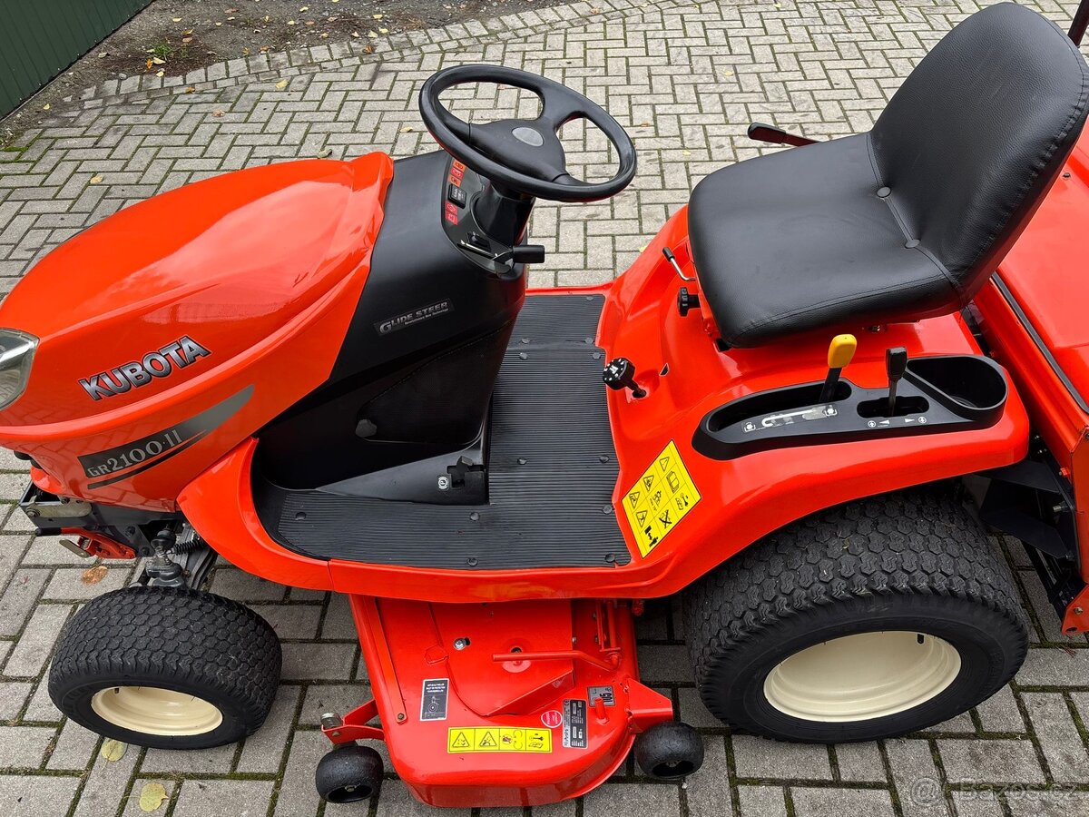 Traktor, Mulčovač, traktůrek Kubota GR 2100 II 4x4 - 3