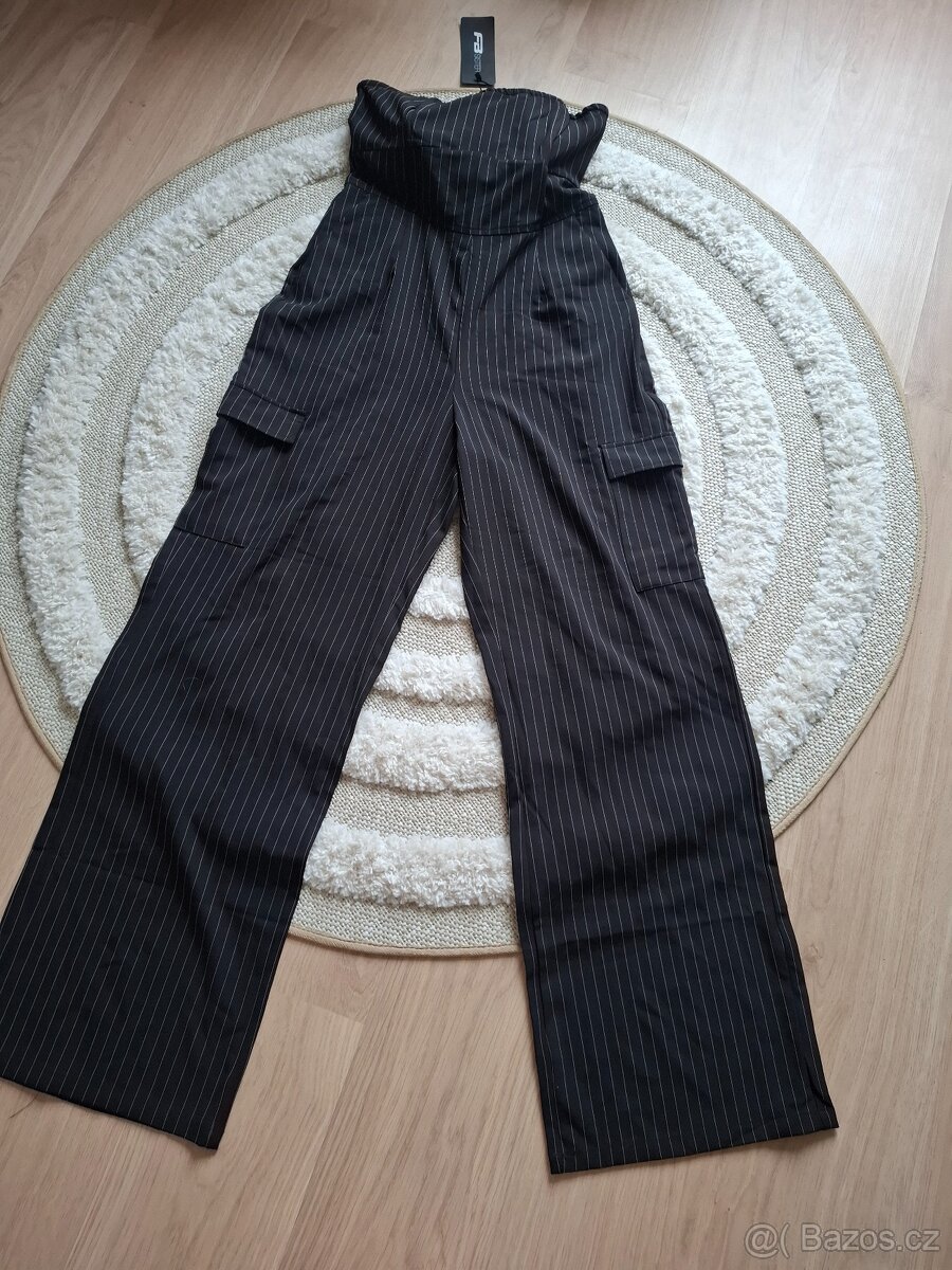 Černý overal bez ramínek NY - 3