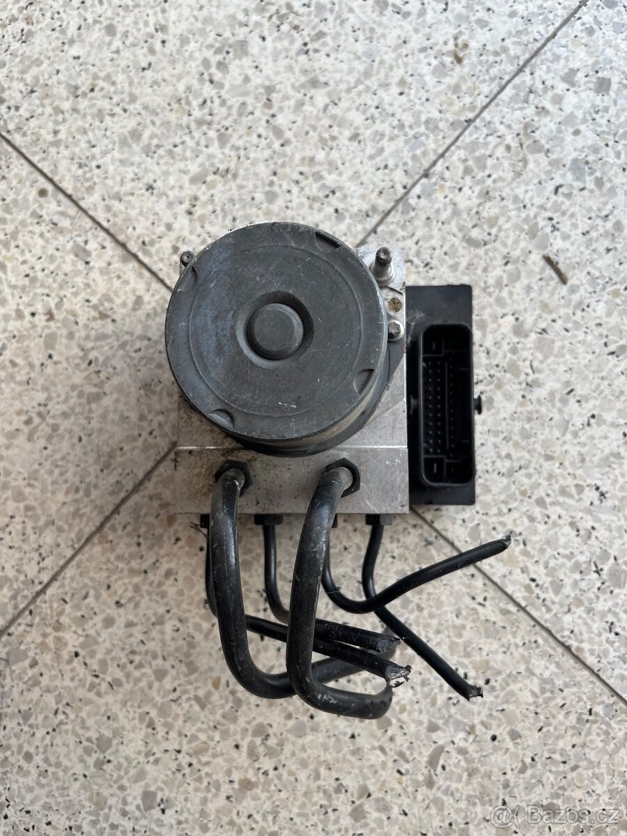 Řídící jednotka čerpadla ABS Audi A6 C6 - 3