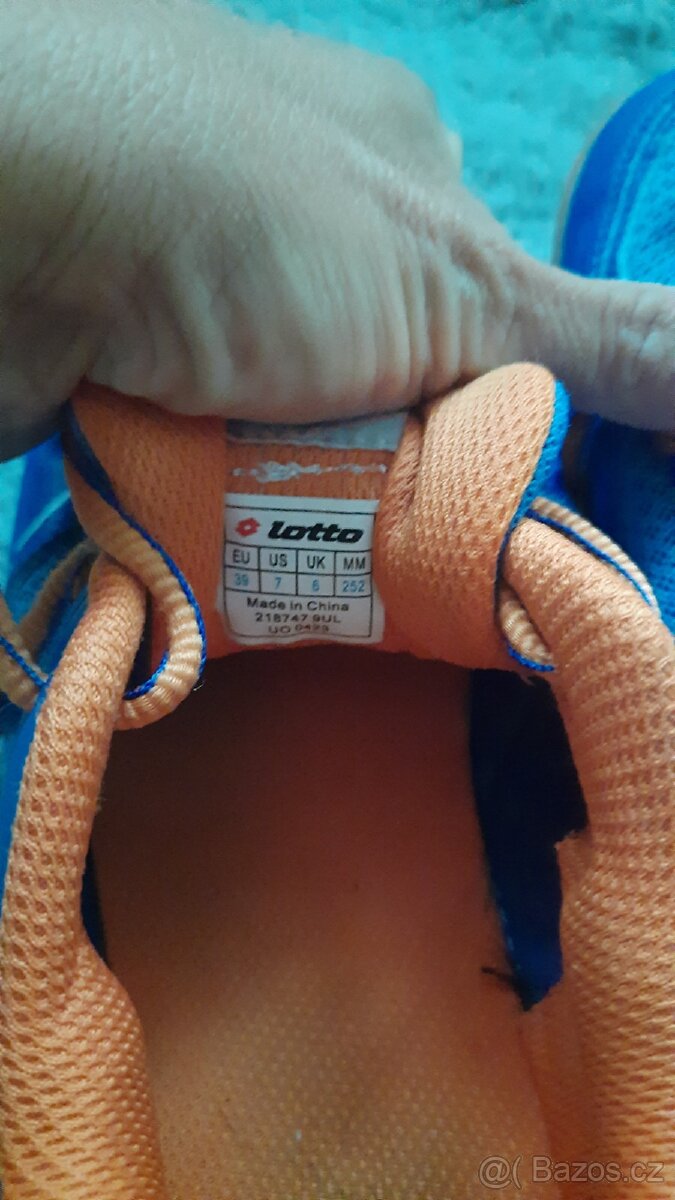 Sálové tenisky boty zn. Lotto vel. 39 - 3