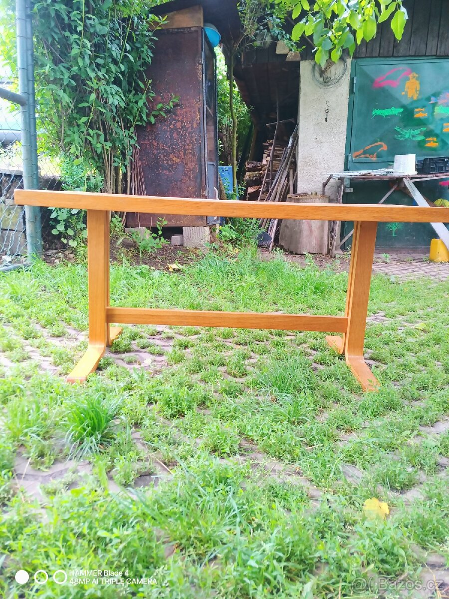 Konferenční stolek - 3