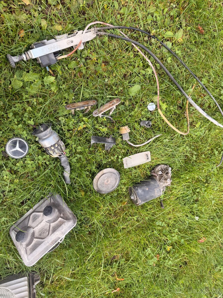 Díly Mercedes W123 piano - 3