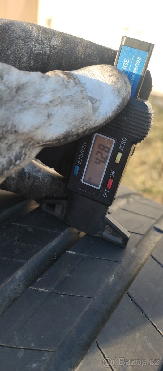 2x Pneu Bridgestone 255/45 R18 - 3